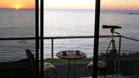 Clifftop Accommodation Portland Victoria - Tourism Guide 0