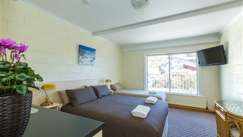 Falls Creek Hotel - Cruises Travel 0