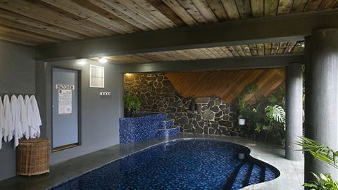Falls Creek Hotel - Cruises Travel 2