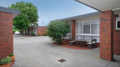 Kardinia Park Motel - Tourism Guide 1