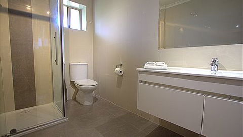 Blue Whale Motor Inn & Apartments - Tourism Guide 1