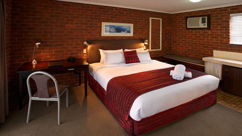 Admiral Motor Inn - Tourism Guide 1