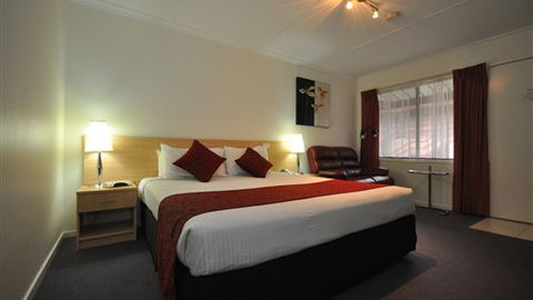 Edinburgh Motor Inn - Tourism Guide 1