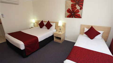 Edinburgh Motor Inn - Tourism Guide 6