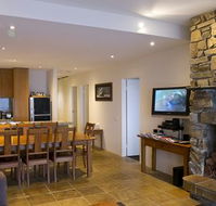 Alpine Woodsmoke Apartments - Tourism Guide