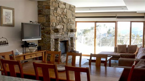 Alpine Woodsmoke Apartments - Travel Agents 1
