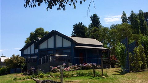 Ainsworth Estate - Travel Agents 2