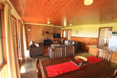 Apollo Bay Cottages - Tourism Guide 4