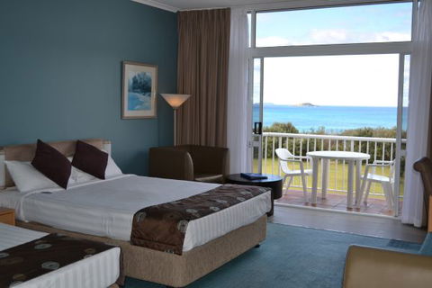 Absolute Beachfront Opal Cove Resort - Tourism Guide 8