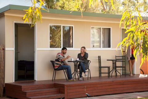 Alice Lodge Backpackers - Tourism Guide 0