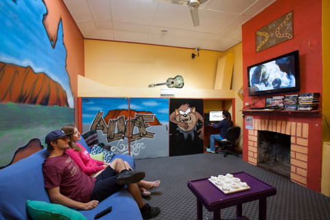 Alice Lodge Backpackers - Tourism Guide 2