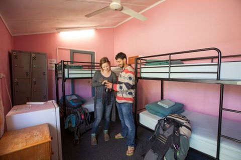 Alice Lodge Backpackers - Tourism Guide 5