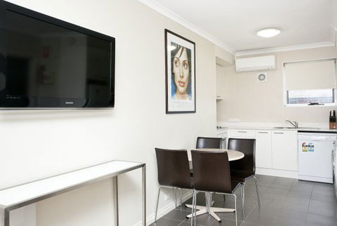 Forrest Hotel And Apartments - Tourism Guide 1