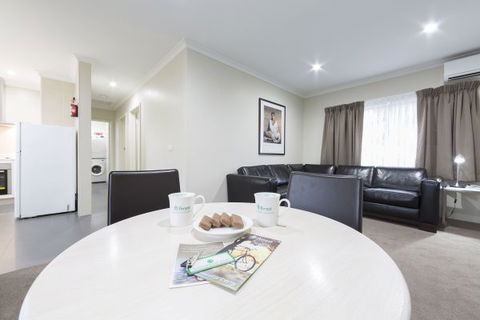 Forrest Hotel And Apartments - Tourism Guide 4