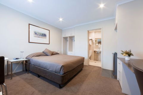 Forrest Hotel And Apartments - Tourism Guide 6
