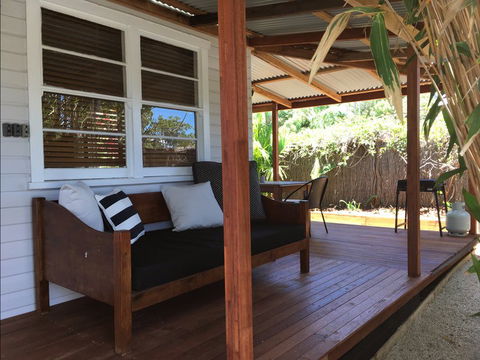 A Sunday Cottage - Tourism Guide 0