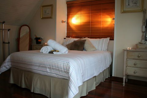 Aireys Overboard Seaside Cottage - Tourism Guide 12