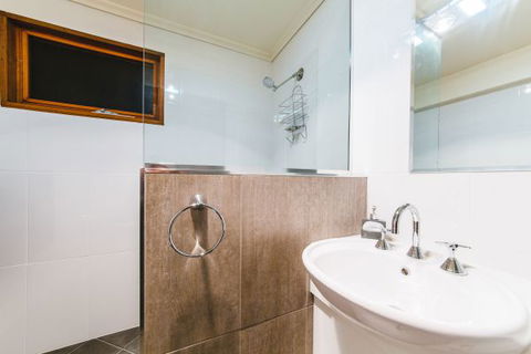 Alpine Edge Accommodation - Tourism Guide 3