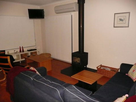 Manyana - Tourism Guide 1