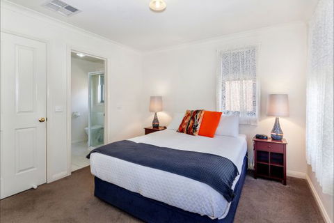 Phoenix House - Ballarat Townhouses - Tourism Guide 4