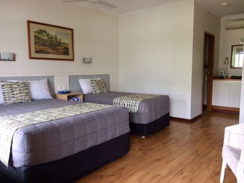 Fitzroy River Lodge - Tourism Guide 3