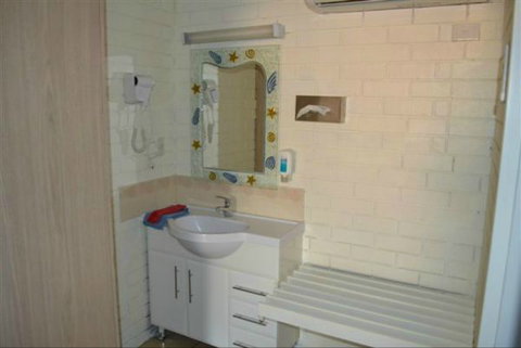 Cameo Inn Motel - Tourism Guide 7