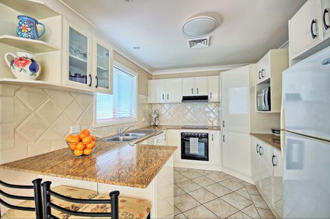 Aqua Leaf Apartment - Tourism Guide 0
