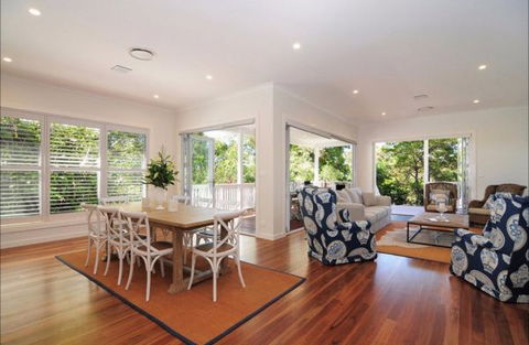 Aqua Leaf Apartment - Tourism Guide 9