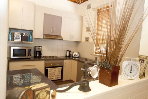 Anderl's Beach Cottage - Travel Agents 0