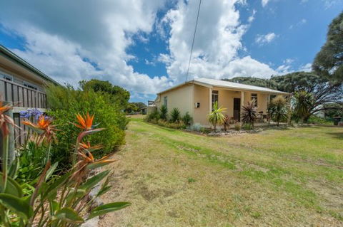 Anderl's Beach Cottage - Travel Agents 1