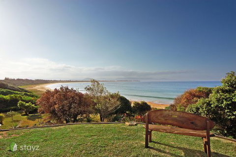 Escape At Culburra - Travel Search 2