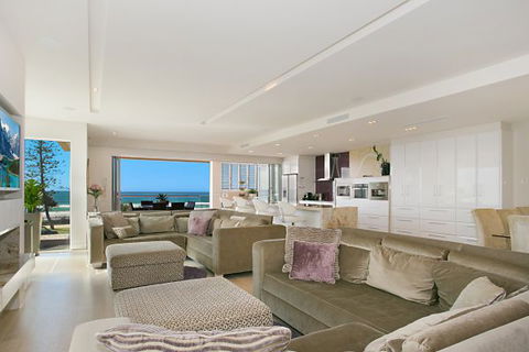 Oceans 74 - An Elite Holiday Home - Tourism Guide 32