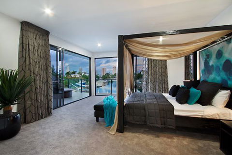 Oceans 74 - An Elite Holiday Home - Tourism Guide 22