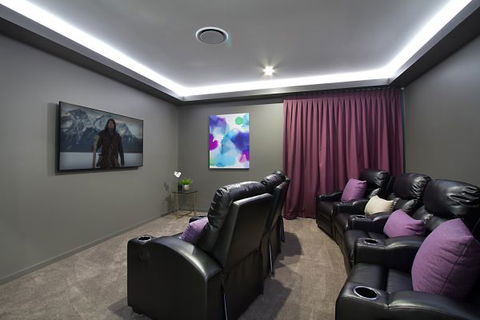 Oceans 74 - An Elite Holiday Home - Tourism Guide 23