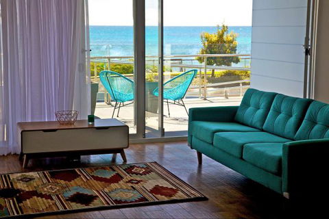 Penguin Beachfront Apartments - Tourism Guide 2