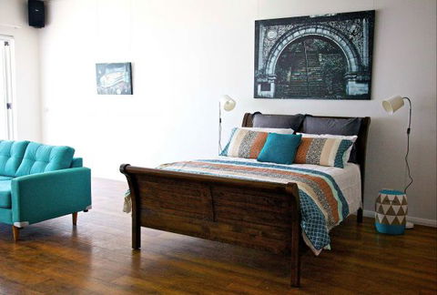 Penguin Beachfront Apartments - Tourism Guide 3