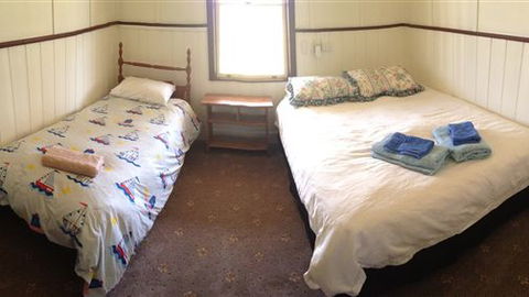 Twin Palms Cottage - Tourism Guide 0