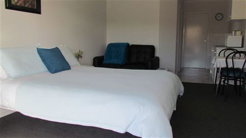 River Gardens Bed And Breakfast Farmstay - Travel Agents 3