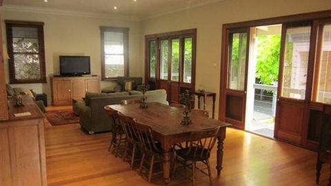 Abaleen House - Tourism Guide 1