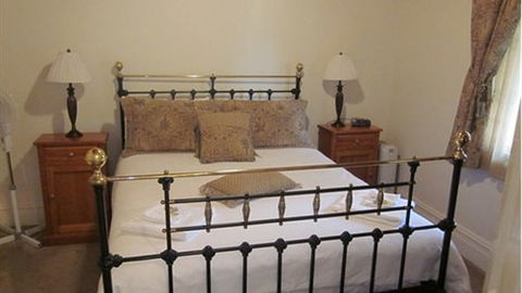 Abaleen House - Tourism Guide 2