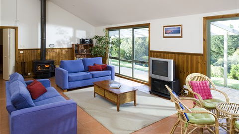 Blue Johanna House - Tourism Guide 2