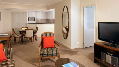 Mantra On Russell - Tourism Guide 1