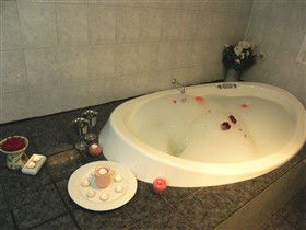 Angaston Rose B&B - Tourism Guide 3