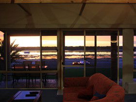 Baird Bay Ocean Eco Apartments - Travel Agents 3