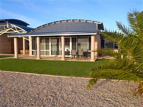 Baird Bay Ocean Eco Apartments - Travel Agents 2