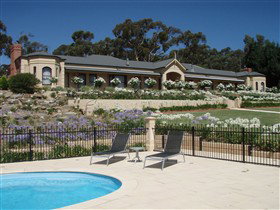 Clare SA Tourism Guide