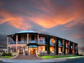 Kangaroo Island Seafront Resort - Cruises Travel 0