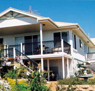 Loverings White House - Emu Bay - Tourism Guide