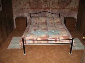 Radeka Downunder Underground Motel And Backpacker Inn - Travel Agents 1