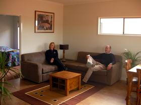 Sundowner Cabin And Tourist Park - Travel Agents 1